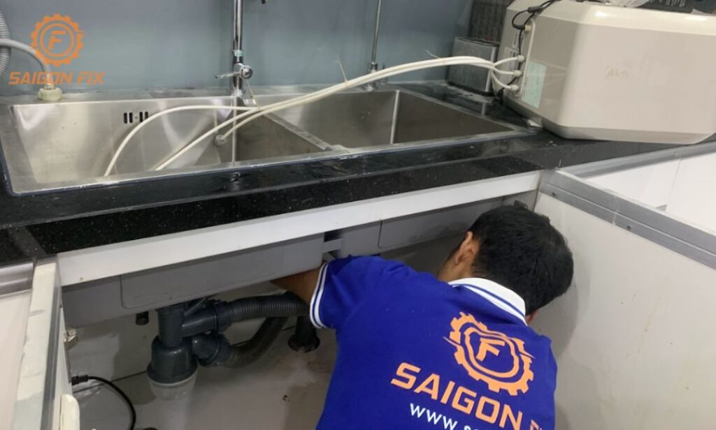 Lắp bồn rửa chén chị Hằng Tân Bình