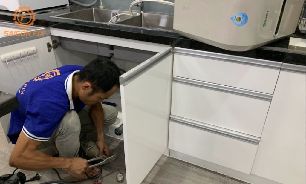 Lắp bồn rửa chén chị Hằng Tân Bình