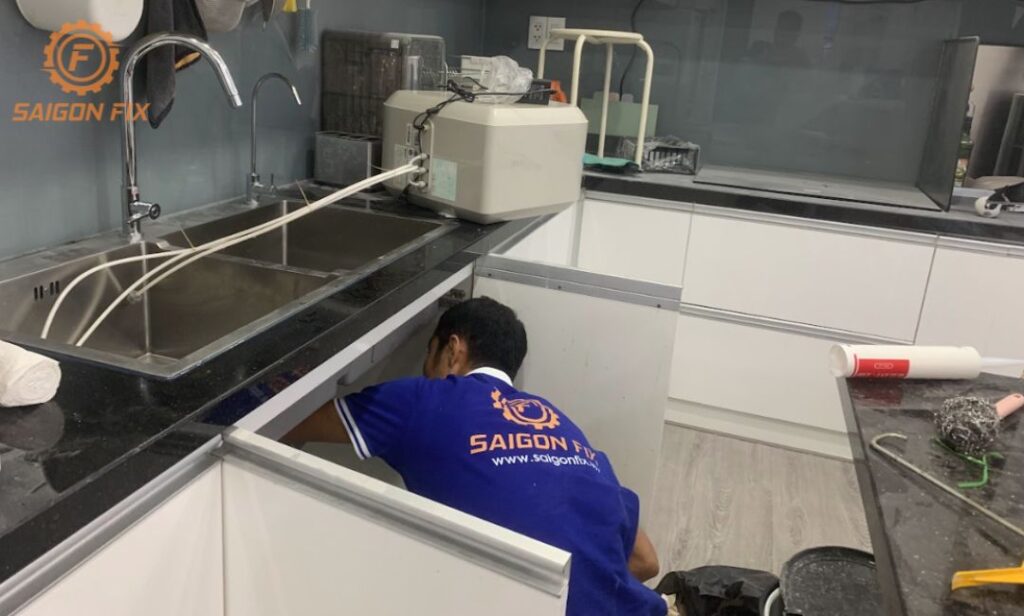 Lắp bồn rửa chén chị Hằng Tân Bình
