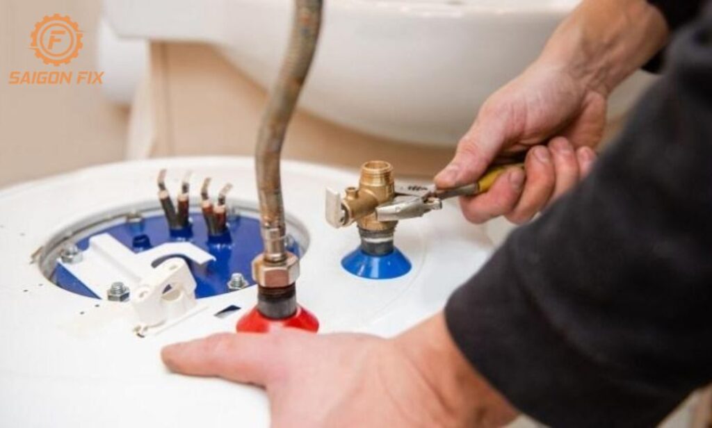 máy nước nóng bị rò rỉ nước