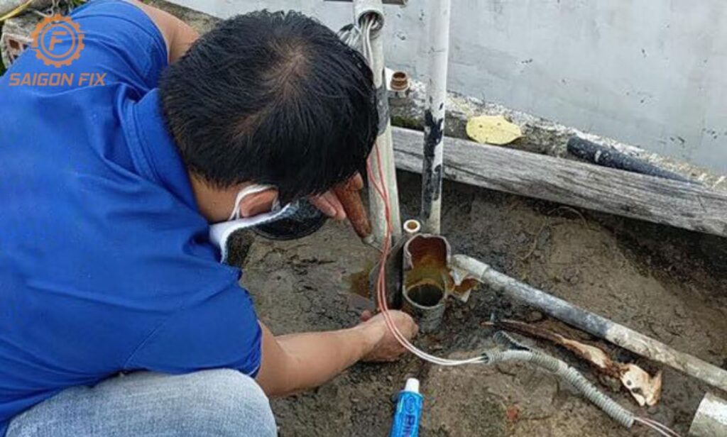 cách sửa ống nước bị gãy sát tường
