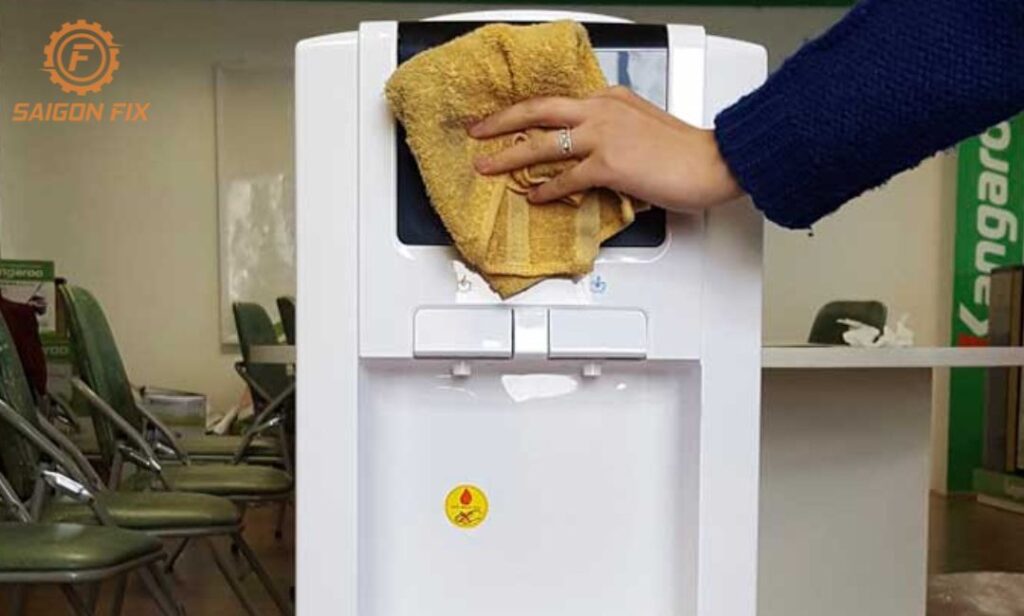 Cách vệ sinh cây nước nóng lạnh