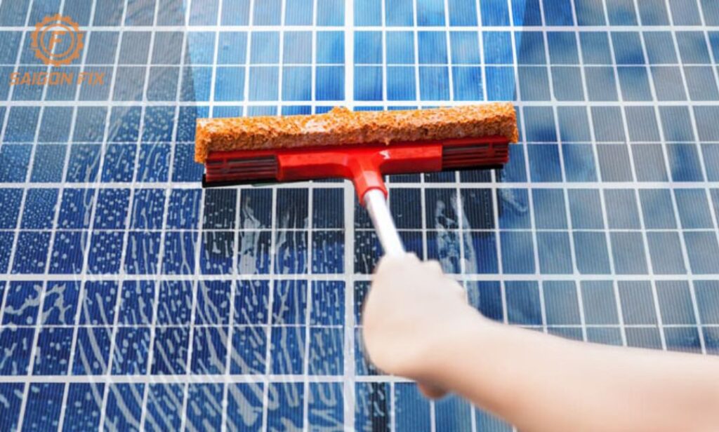 cách vệ sinh tấm pin năng lượng mặt trời