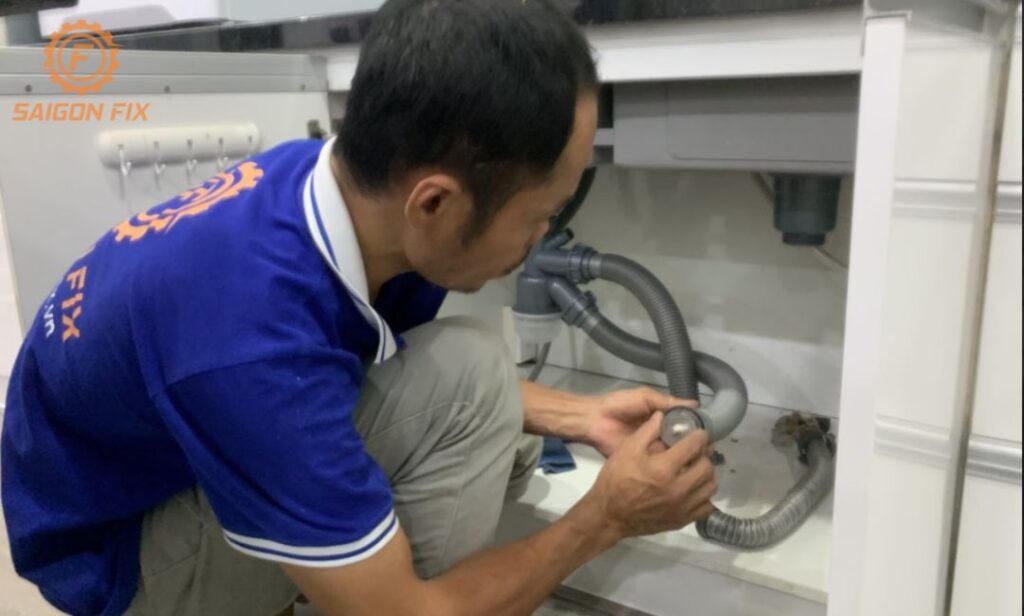 lắp bồn rửa chén inox