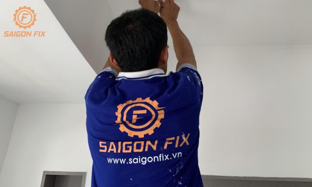 lắp đèn âm trần bê tông