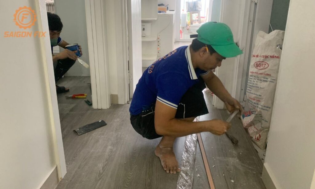 Thi công dán lót sàn cho chung cư chị Thảo phường Sài Gòn