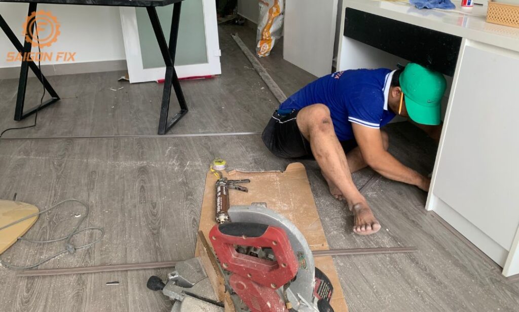 Thi công dán lót sàn cho chung cư chị Thảo phường Sài Gòn