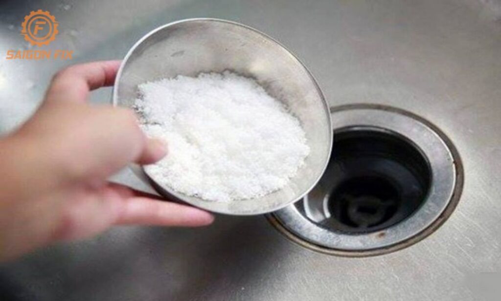 Cách làm tan mỡ trong ống thoát nước