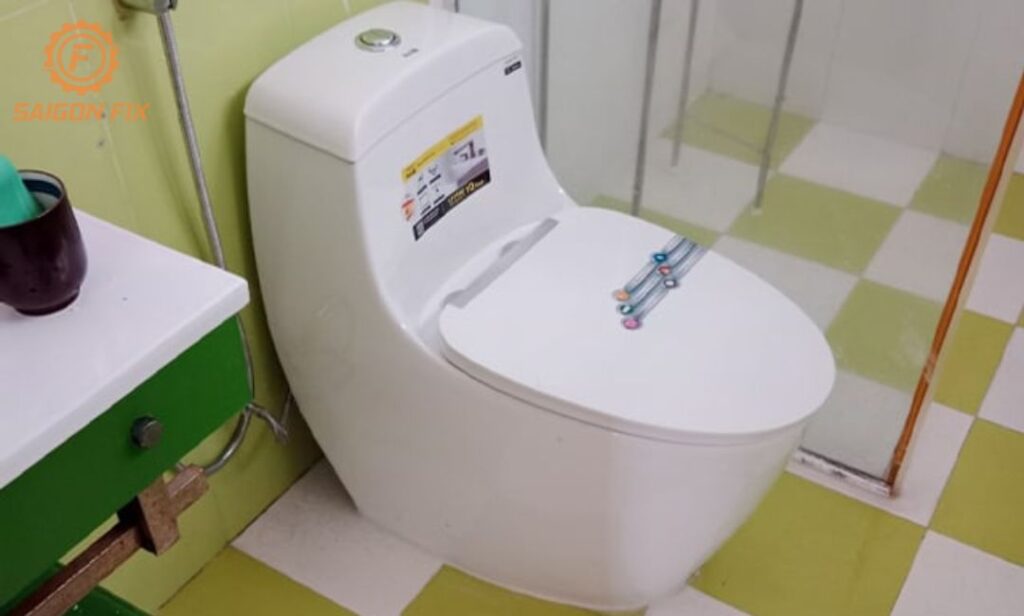cách thay phao bồn cầu